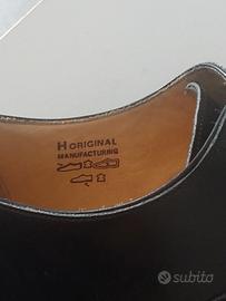 Scarpe artigianali in pelle da uomo. 