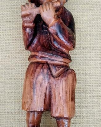 Statuetta artigianale vintage in legno 