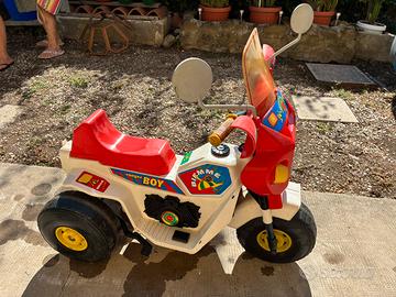 Moto elettrica giocattolo