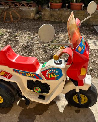 Moto elettrica giocattolo