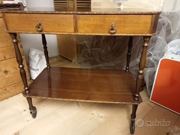 Carrello in legno porta vivande