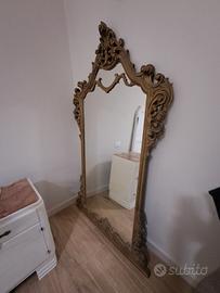 Elegante Specchiera da terra con Cimasa in legno