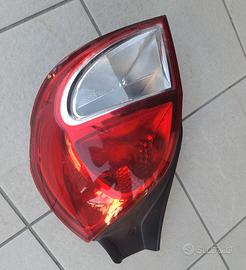 Renoult clio 3 2012 faro posteriore destro