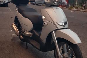 Aprilia Scarabeo 250 i.e Motore Piaggio Anno 2009