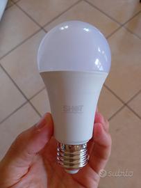 Lampadina LED SHOT E27 – Usata ma Perfettamente Fu