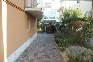 Porzione di bifamiliare zona tombaccia