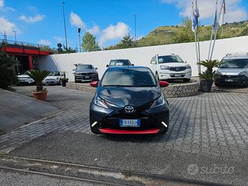 Toyota Aygo 1.0 VVT-i 69 CV 5 porte x-play TSS