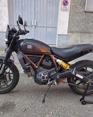 DUCATI SCRAMBLER 800 ITALIA INDEPENDENT