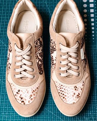 Scarpe Geox con inserti pitonati da donna