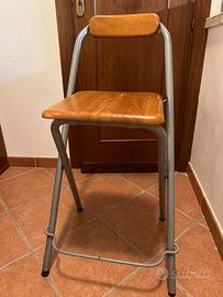 Sgabello acciaio con seduta il legno