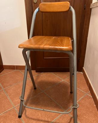 Sgabello acciaio con seduta il legno