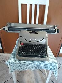 macchina da scrivere vintage 