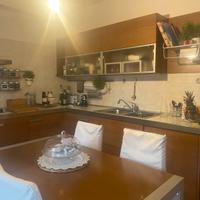 Cucina in legno rovere firmata Maistri