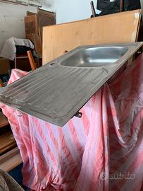 Lavello inox a una sola vasca