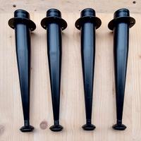 Antiche gambe per mobili in ferro colorato