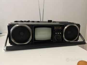 Hitachi K-62 Vintage Tv Radio Mangiacassette