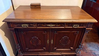 Mobile in legno massiccio vintage madia