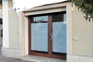 Locale ad uso commerciale