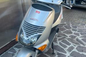 Scooter Aprilia Leonardo 151cc