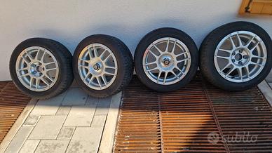 Cerchi con gomme Alfa 75 turbo