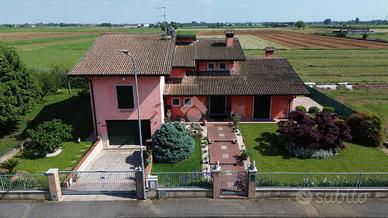 VILLA SINGOLA A ROVERBELLA