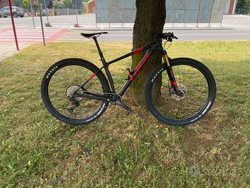 MOUNTAIN BIKE TREK