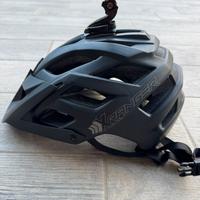 2 caschi per bicletta