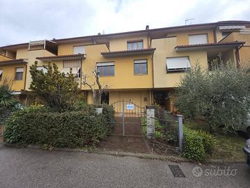 Porzione di edificio a schiera a Pratovecchio Stia