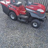 Trattorino tagliaerba 