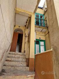 Casa indipendente di 240 m² con più di 5 locali a 