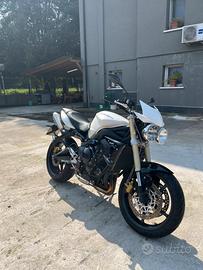 Triumph street triple 675 depotenziata a libretto