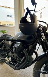 Moto Guzzi V7 Stone