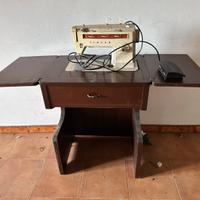 Singer vintage con sgabello