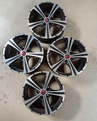 cerchi lega Momo reds 16 nissan
