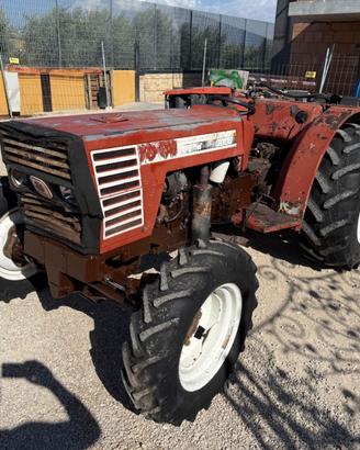 Trattore Fiat 80 76 con inversore 4x4 per ricambi