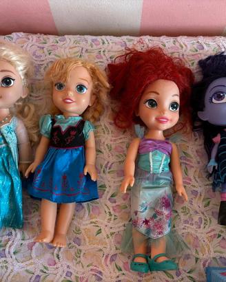 Stock di 4 bambole Disney per Bambina