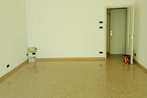 Ufficio con annesso magazzino