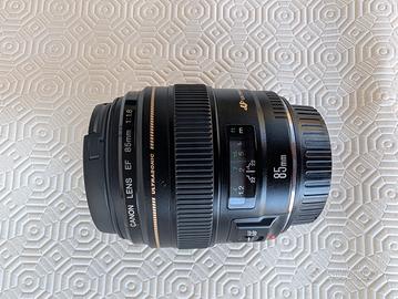 Canon EF 85mm f/1.8 USM