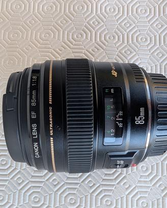 Canon EF 85mm f/1.8 USM