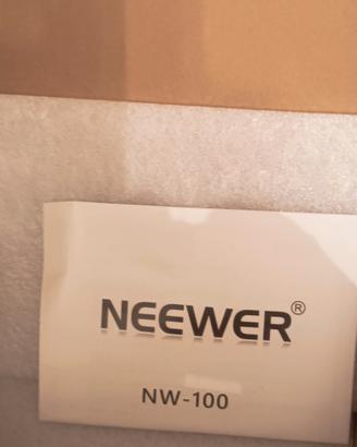neewer  alimentatore