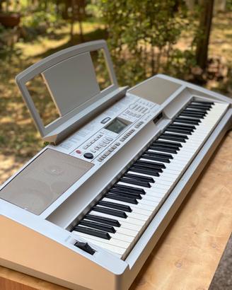Pianoforte Digitale Yamaha Portable Grand DGX-300