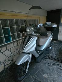 Beverly Tourer 125 anno 2008