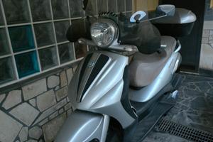 Beverly Tourer 125 anno 2008