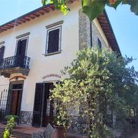 QUARRATA COLLINA, VILLA LIBERA SU 4 LATI