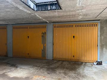 Garage via addis abeba, 8/10 bis