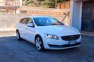 Volvo V60 2.0 RESTYLING 5 Cilindri 136 Cavalli