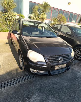 VW Polo 1.4 benz. per ricambi 