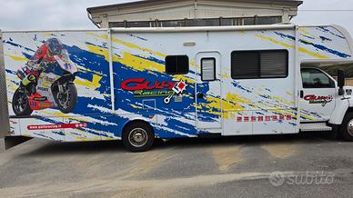 Camper Americano Chevrolet con garage
