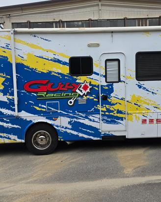 Camper Americano Chevrolet con garage