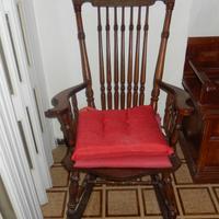 Sedia a dondolo in legno